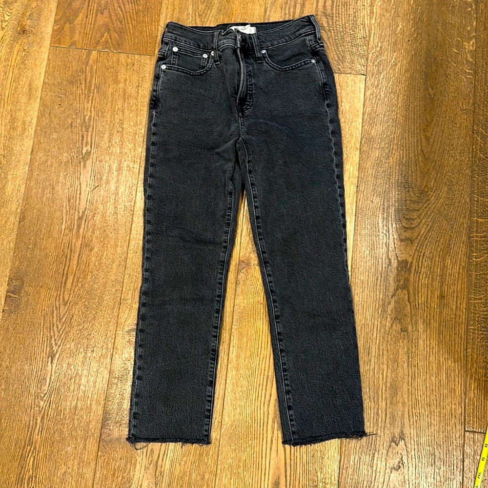 Madewell Perfect Vintage Jeans NA923 size 26. Raw hem Perfect Condition!